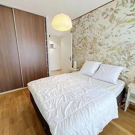 Apartment Pra¨s De La Gare - 4 Pers. - Fr-1-361-579 Granville